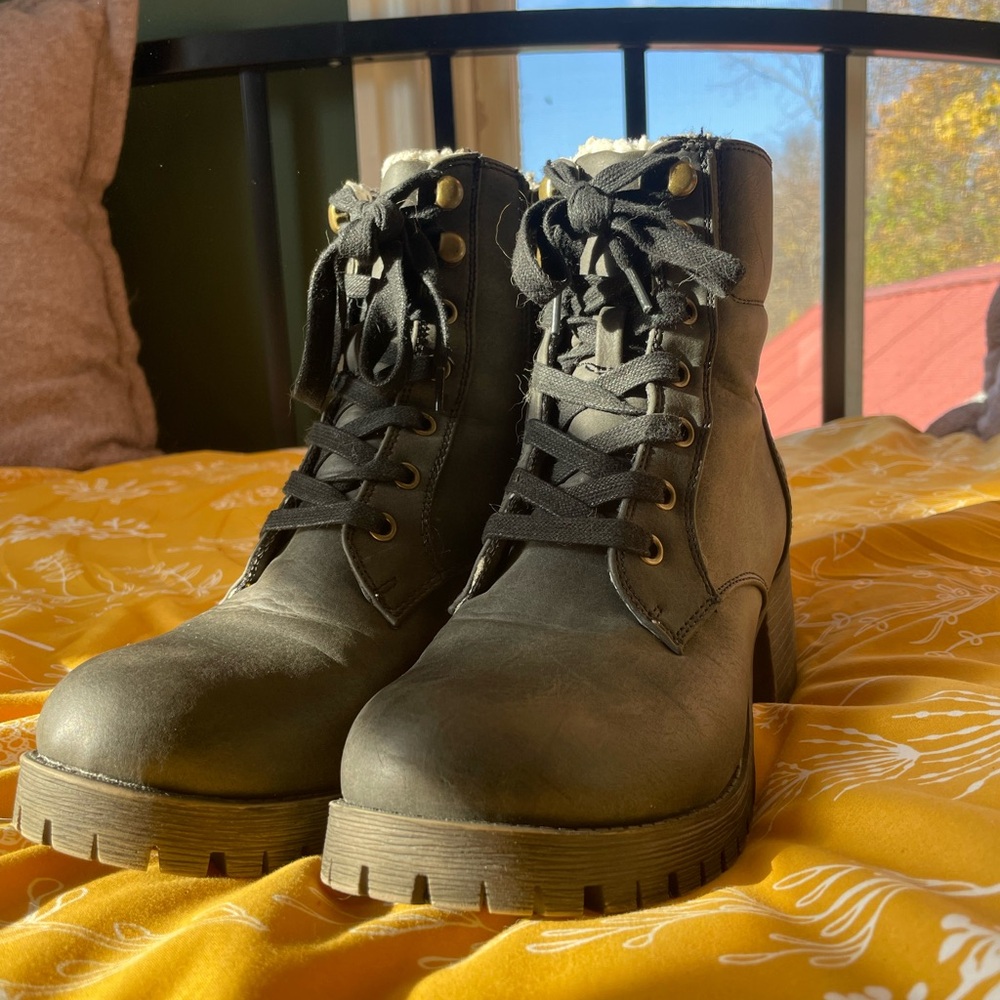 BillaBong Heeled Insulated Boot